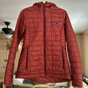 Nano Puff Hooded Insulated Jacket with hood